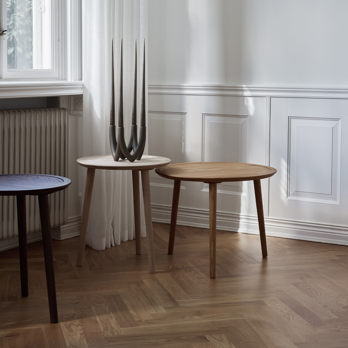 Dodona Coffee Table Ø 46, røget egetræ - Ro Collection Denmark