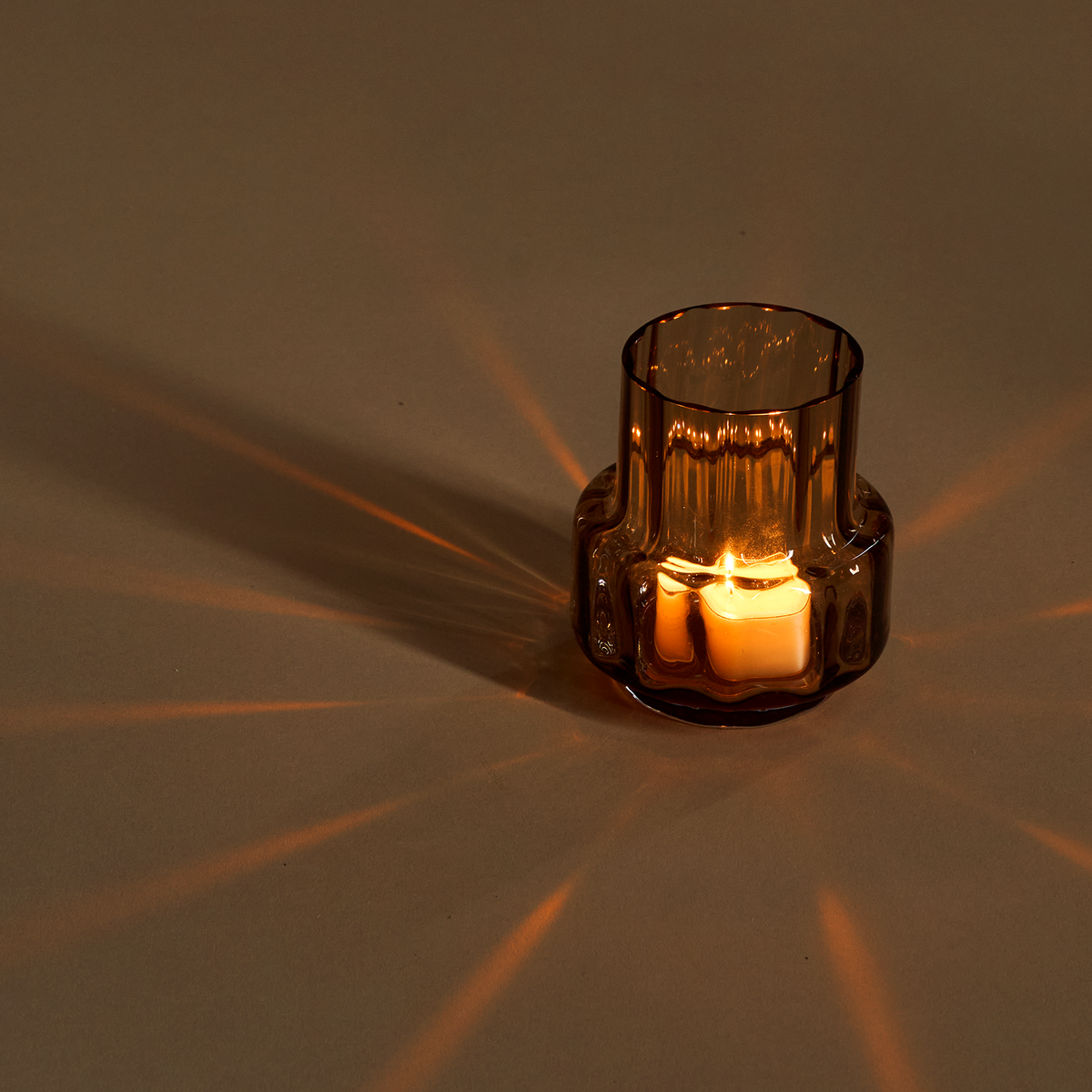 Hurricane Reflections Tealight no. 25 - Sepia brown, vase og lysestage - Ro Collection Denmark