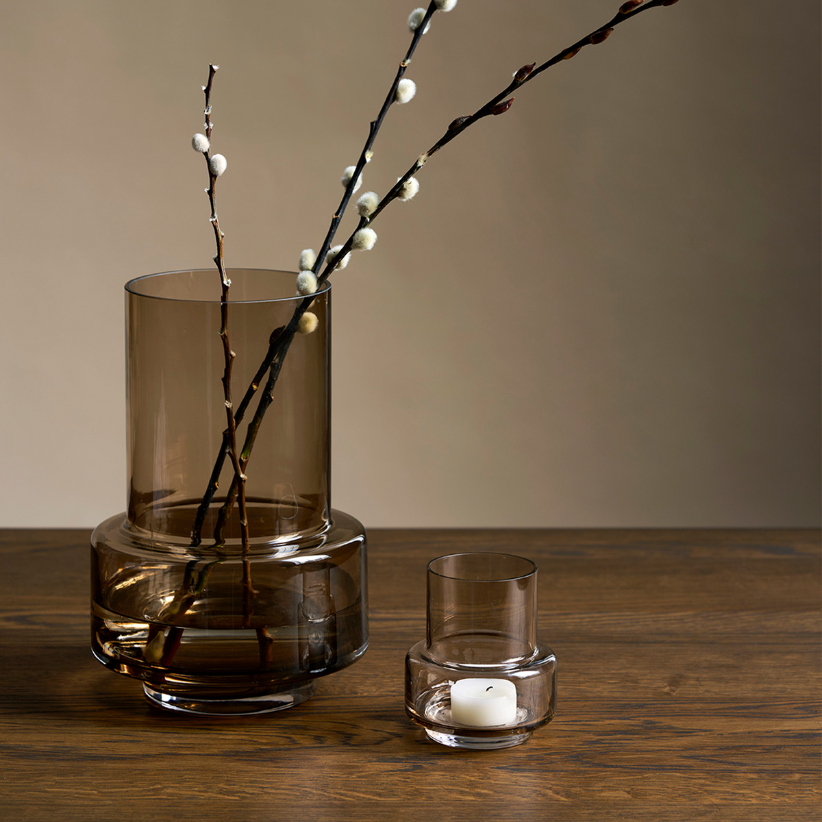 Hurricane no. 26 - Sepia brown, vase og lysestage - Ro Collection Denmark