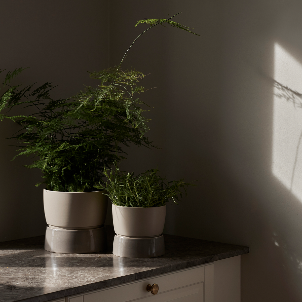 Two Tone Planter, Large - Dune grey - Ro Collection Denmark