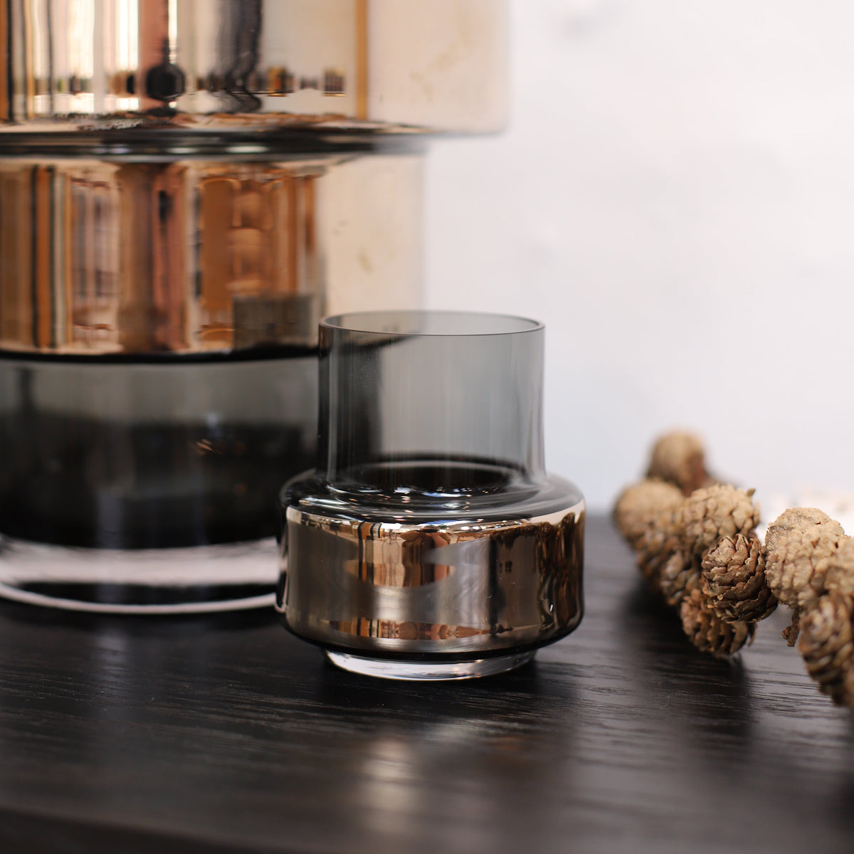 Hurricane Tealight no. 25 - Smoked grey & platinum, vase og lysestage - Ro Collection Denmark